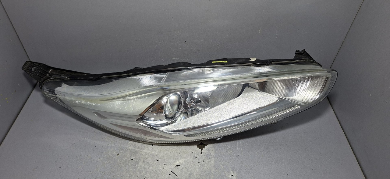 DIJELOVI FAR OSTECEN FORD FIESTA > 13-17