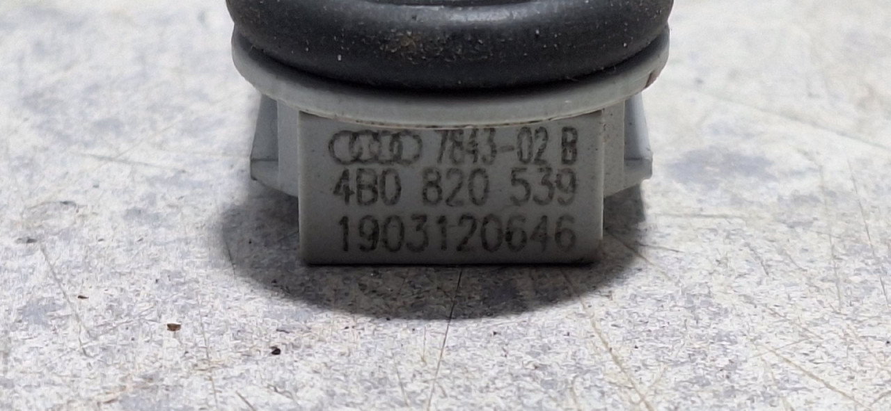 DIJELOVI SENZOR TEMPERATURE VW PASSAT B7 > 10-14 4B0820539