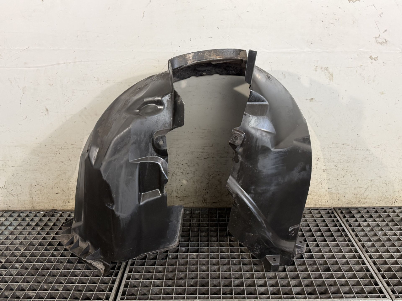 DIJELOVI UNUTRASNJI BLATOBRAN FORD S-MAX > 10-15 2.0 1796227