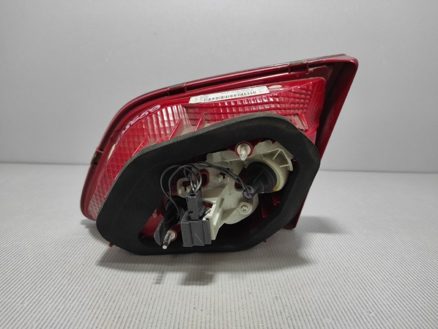 STOP SVJETLO VW PASSAT B7 > 10-14 3AE945093E