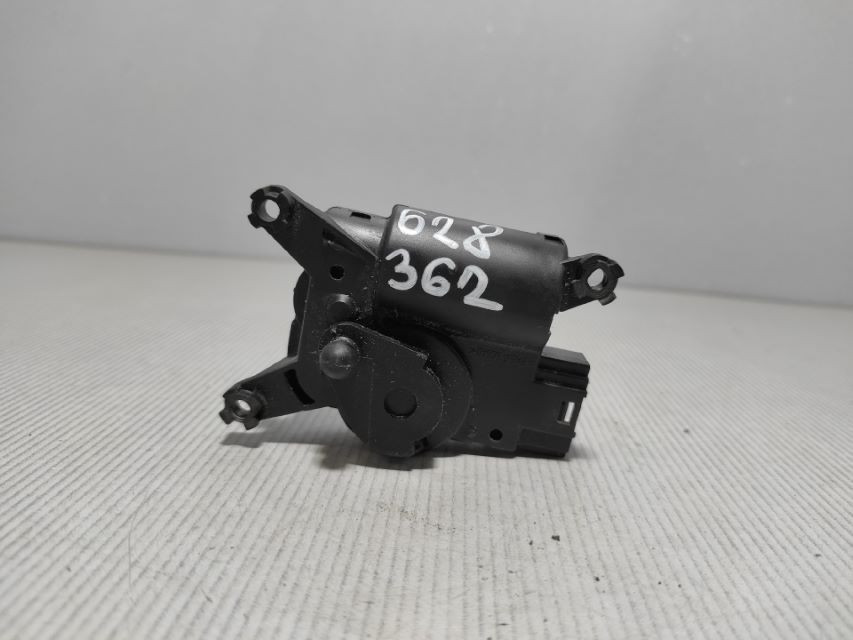 DIJELOVI MOTORIC VENTILATORA VW T5 > 03-09 2.5 3093694