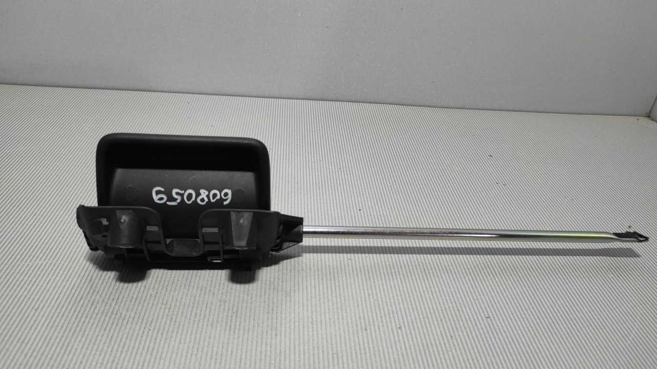 DIJELOVI RUCKA VRATA VW CADDY > 10-15 7H0843642D