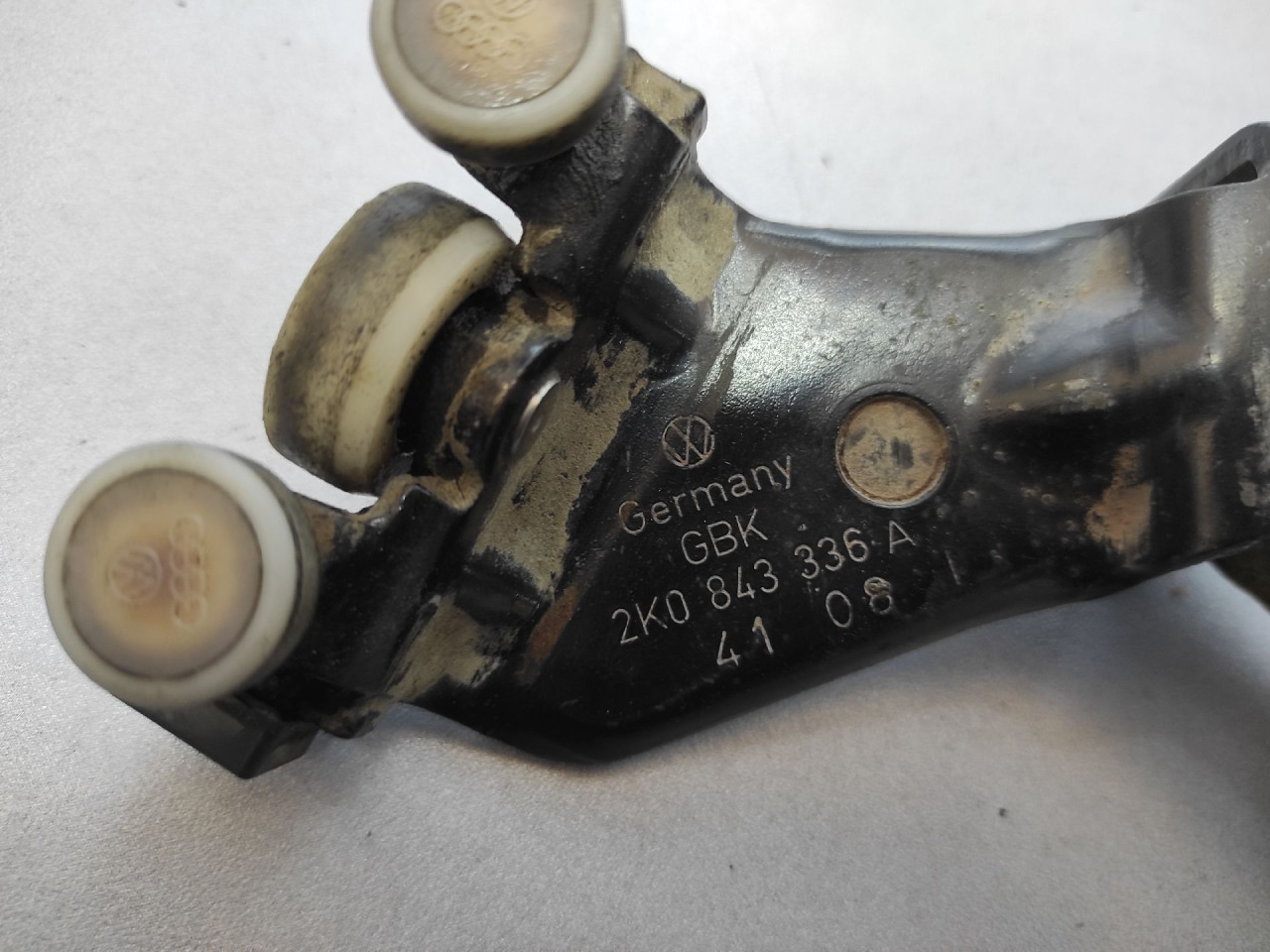 DIJELOVI KLIZAC VW CADDY > 03-10 2K0843336A