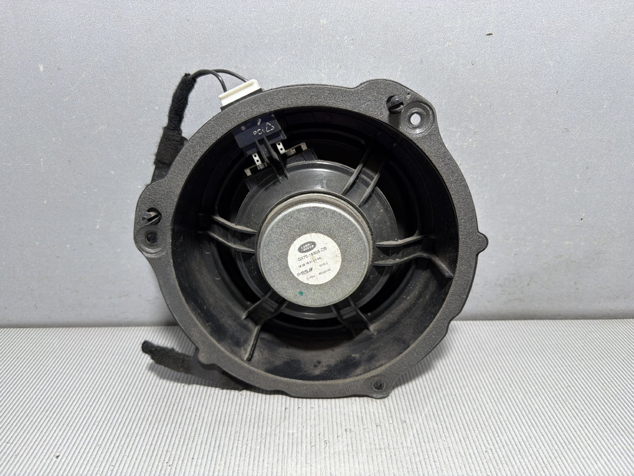 DIJELOVI ZVUCNIK JAGUAR XE (X760) > 15 -  2.0 GX7318808DB