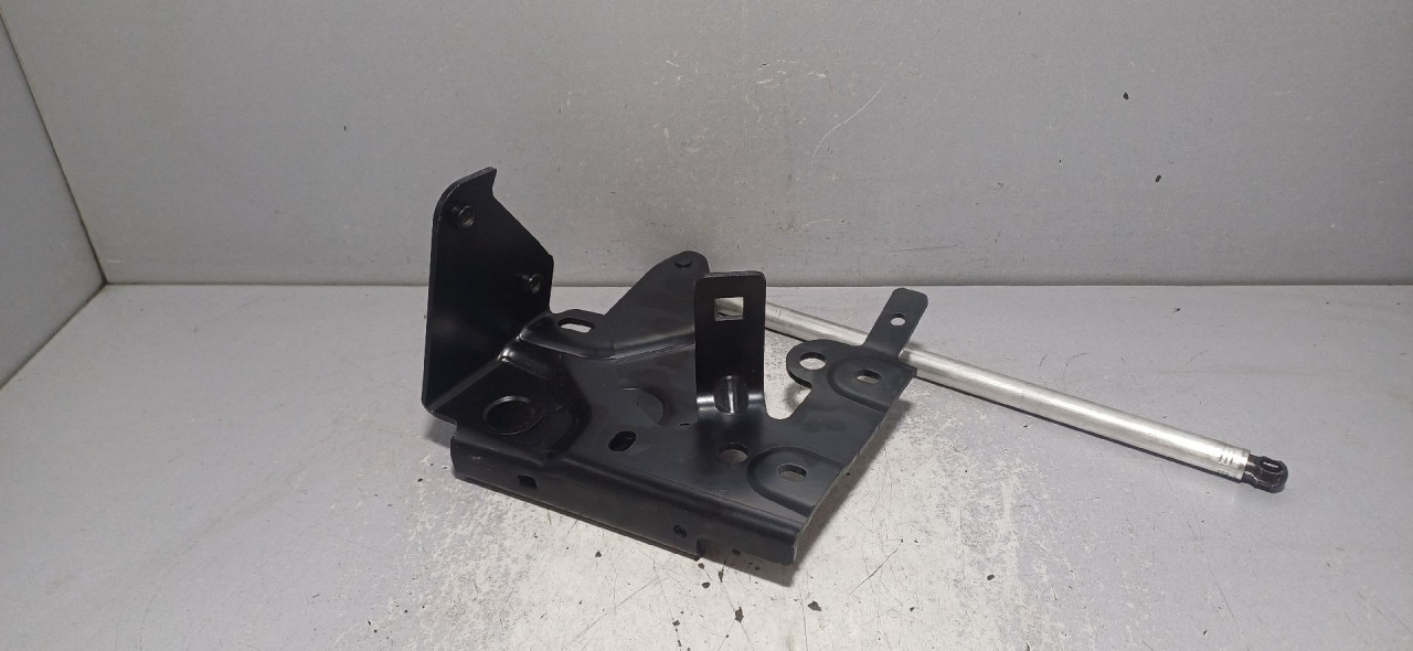 DIJELOVI BAGLAMA GEPEKA AUDI A7 > 14 - 18 3.0 4G8827858S