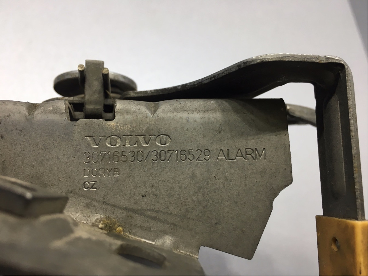 BRAVA HAUBE VOLVO S40/V50 > 04-07 30716530