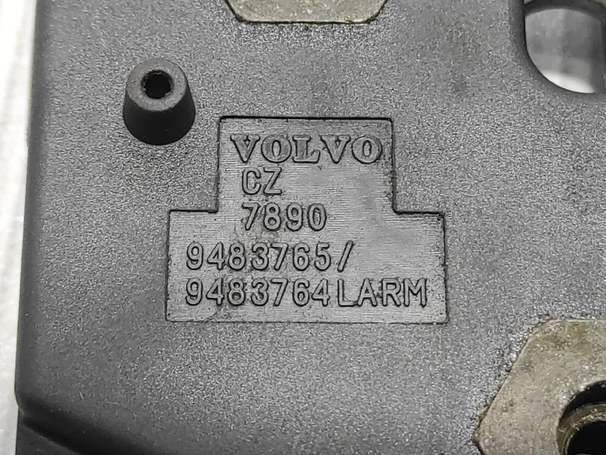 DIJELOVI BRAVA HAUBE VOLVO S70/V70 > 00-04 9483765