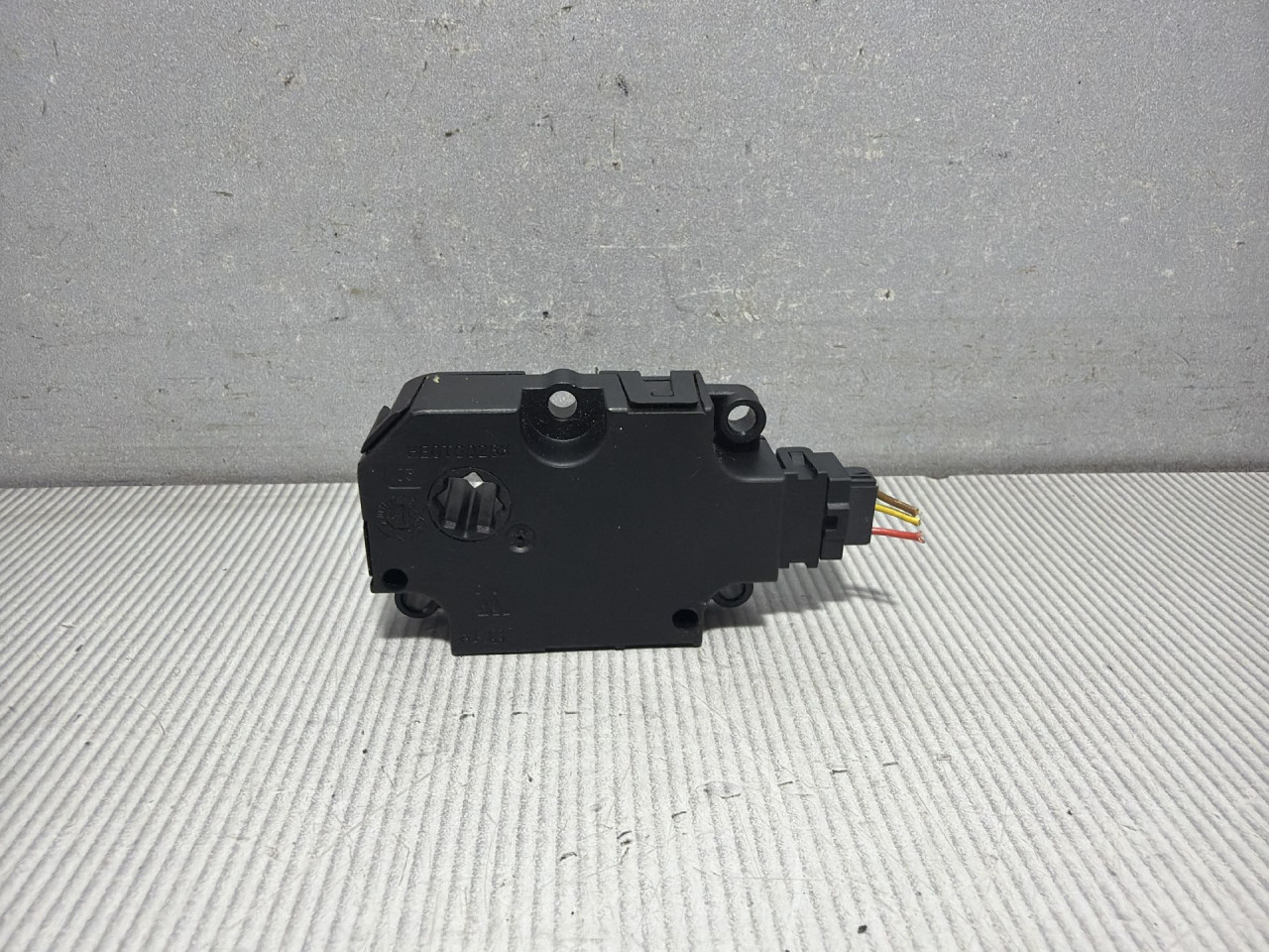 DIJELOVI MOTORIC KLAPNE AUDI A4 (B9) > 15-18 2.0 ET416003