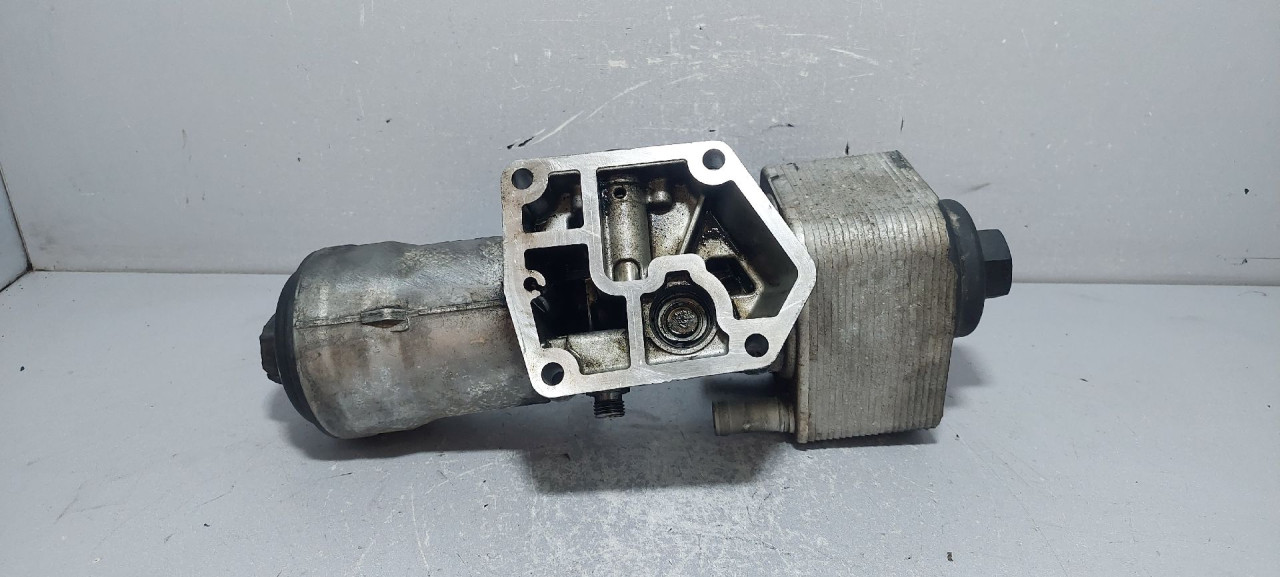 KUCISTE FILTERA ULJA VW PASSAT B6 > 05-10 045115389K