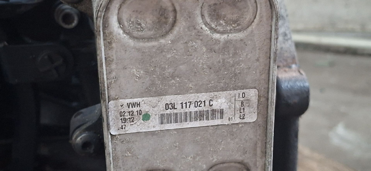 DIJELOVI HLADNJAK ULJA VW PASSAT B7 > 10-14 1.6 03L117021C