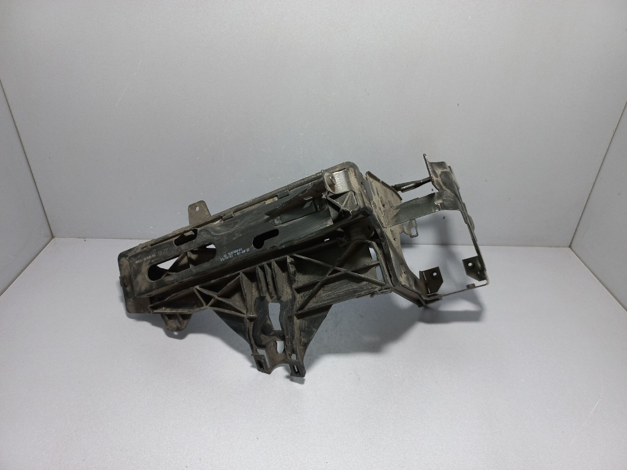 DIJELOVI NOSAC FARA BMW SERIJA 5 (F07) GT > 09-12 11071510