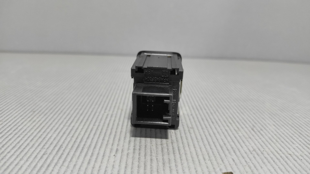 DIJELOVI PREKIDAC VW PASSAT B6 > 05-10 3C0941334A