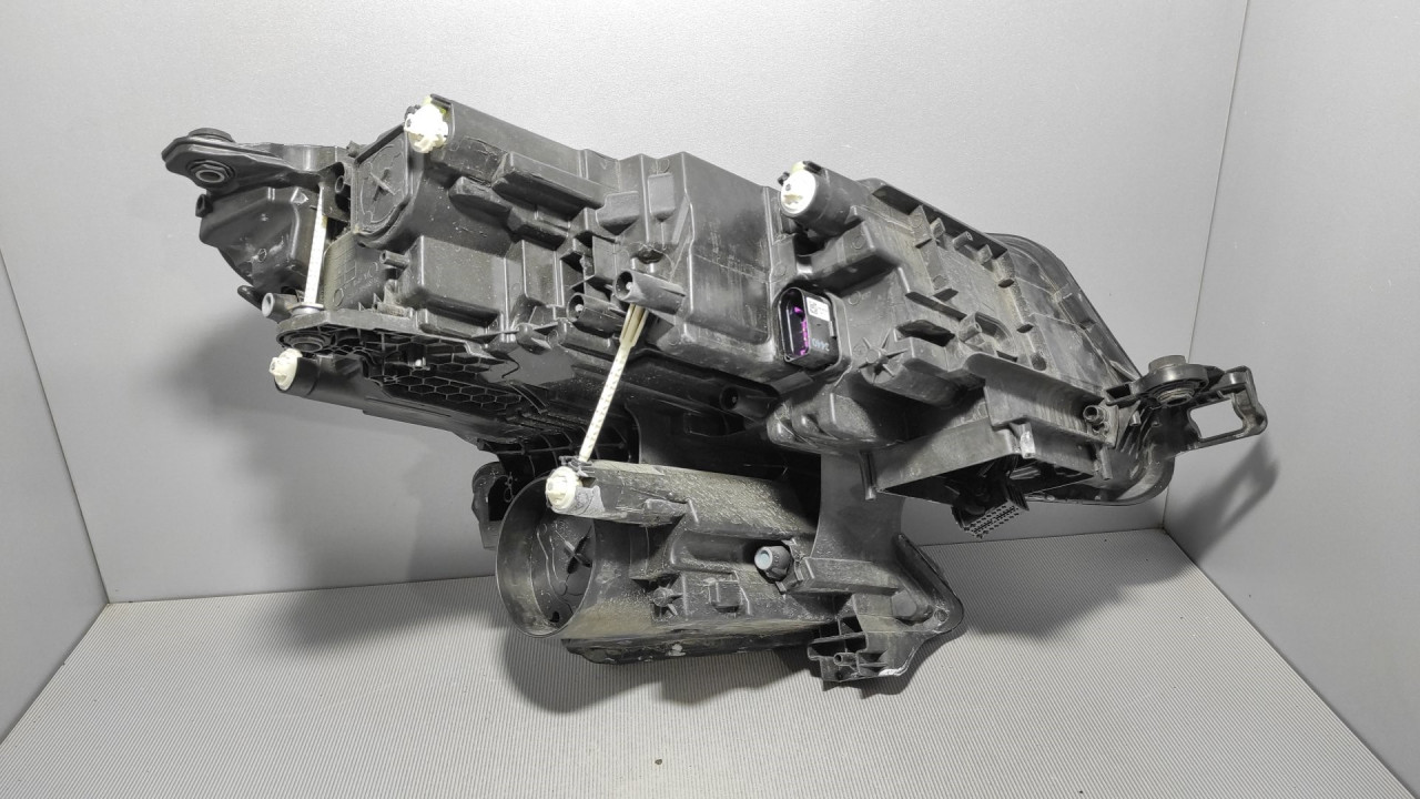 DIJELOVI FAR SKODA KODIAQ > 18-21 1ZX012669-25