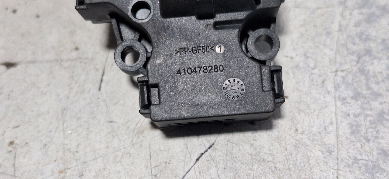 DIJELOVI MOTORIC KLAPNE AUDI Q5 (FY) > 17 - 20  410478280