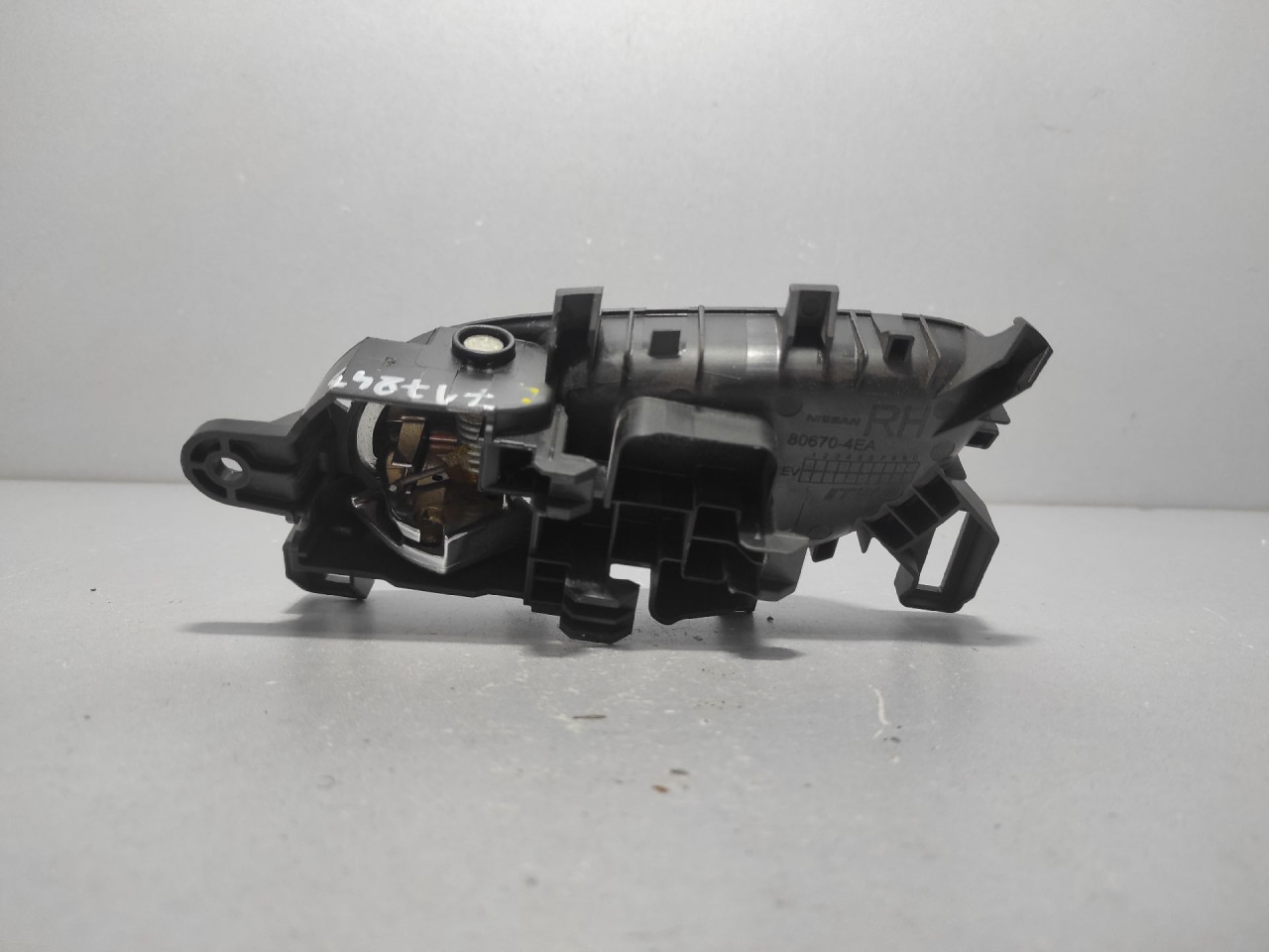 UNUTRASNJA RUCKA VRATA NISSAN QASHQAI > 10-13 806704EA0
