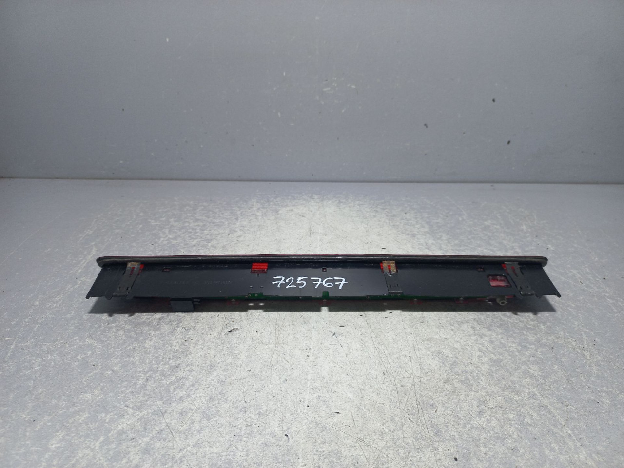 TRECE STOP SVJETLO SKODA FABIA > 18- 3CN945087
