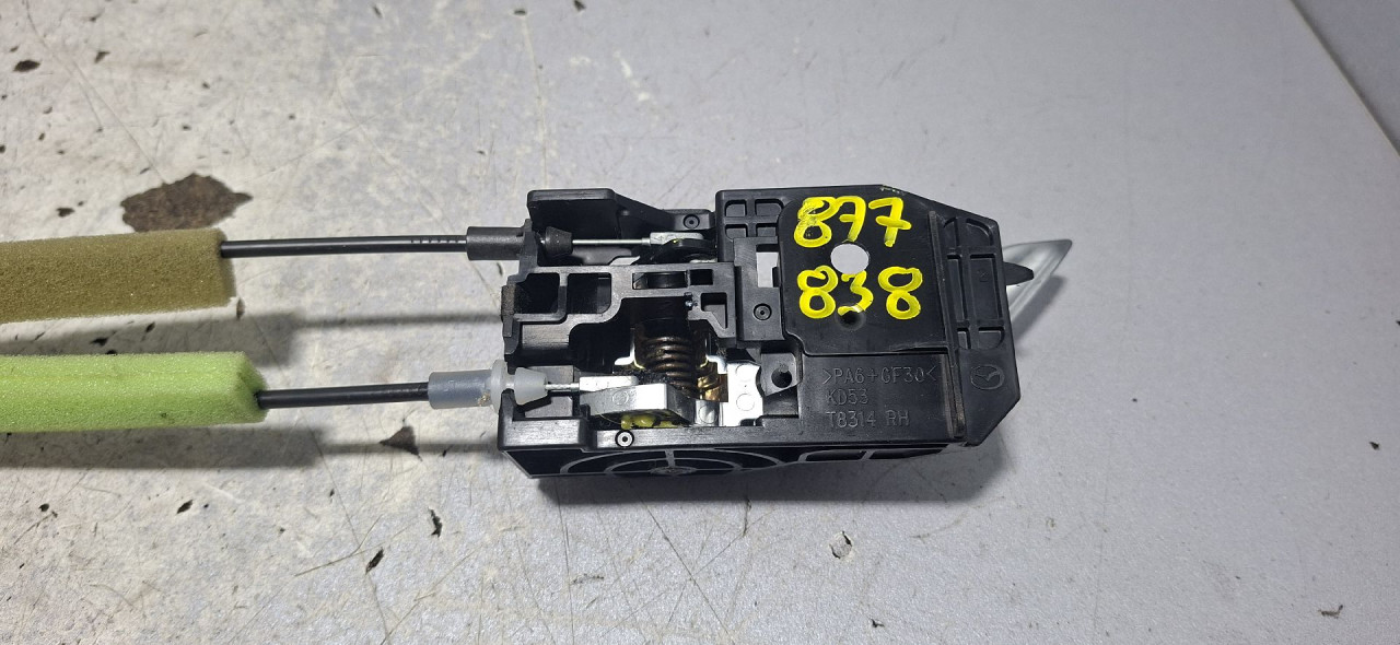 DIJELOVI UNUTRASNJA RUCKA VRATA MAZDA CX5 > 12-15 2.2 KD53T8314