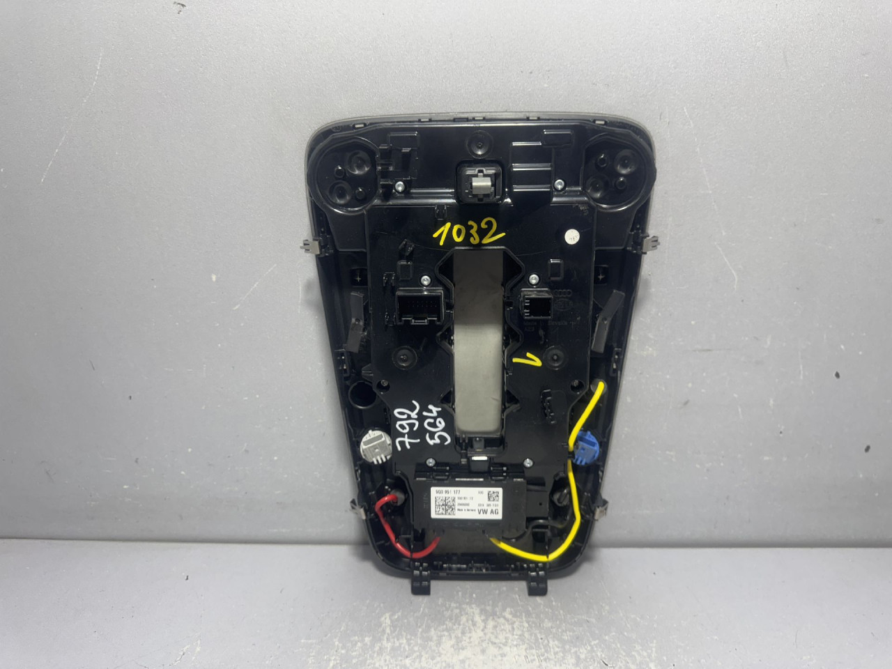 RASVJETA U KABINI AUDI A7 > 18- 4K0947135AE