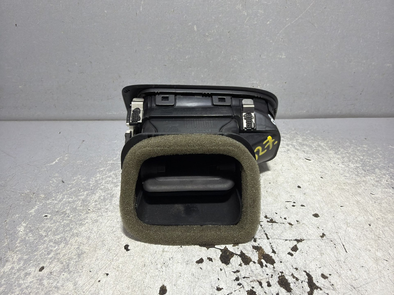 DIJELOVI RESETKA VENTILACIJE VW POLO > 09-14 1.6 6R0819703