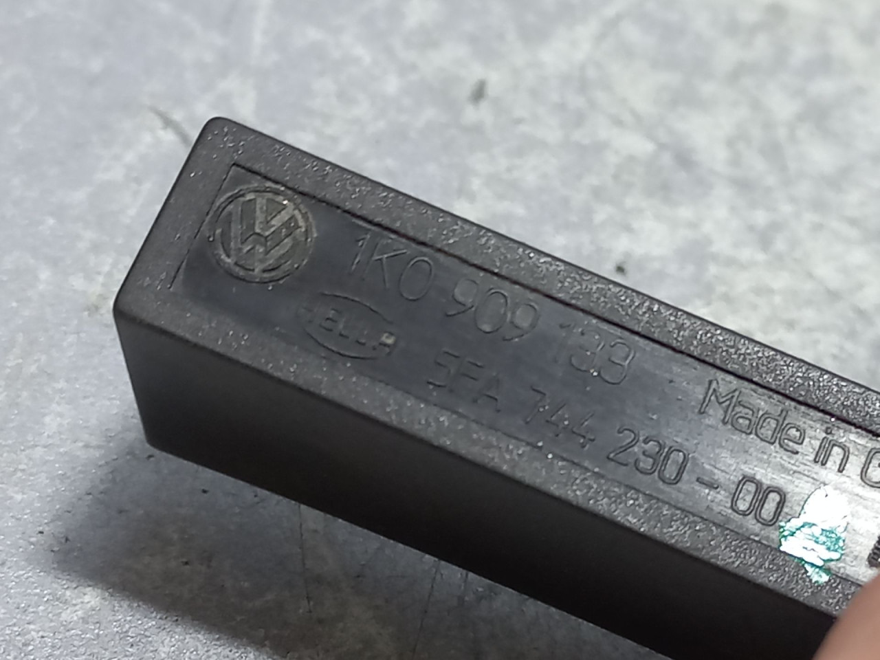 DIJELOVI ANTENA VW PASSAT B7 > 10-14 1K0909133