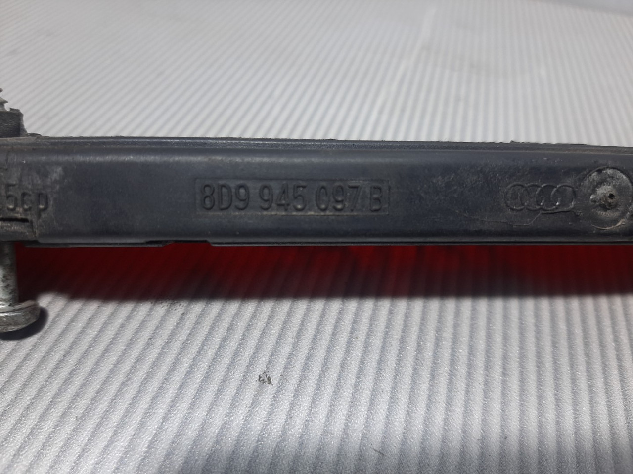 TRECE STOP SVJETLO AUDI A4 (B6) > 00-04 8D9945097B