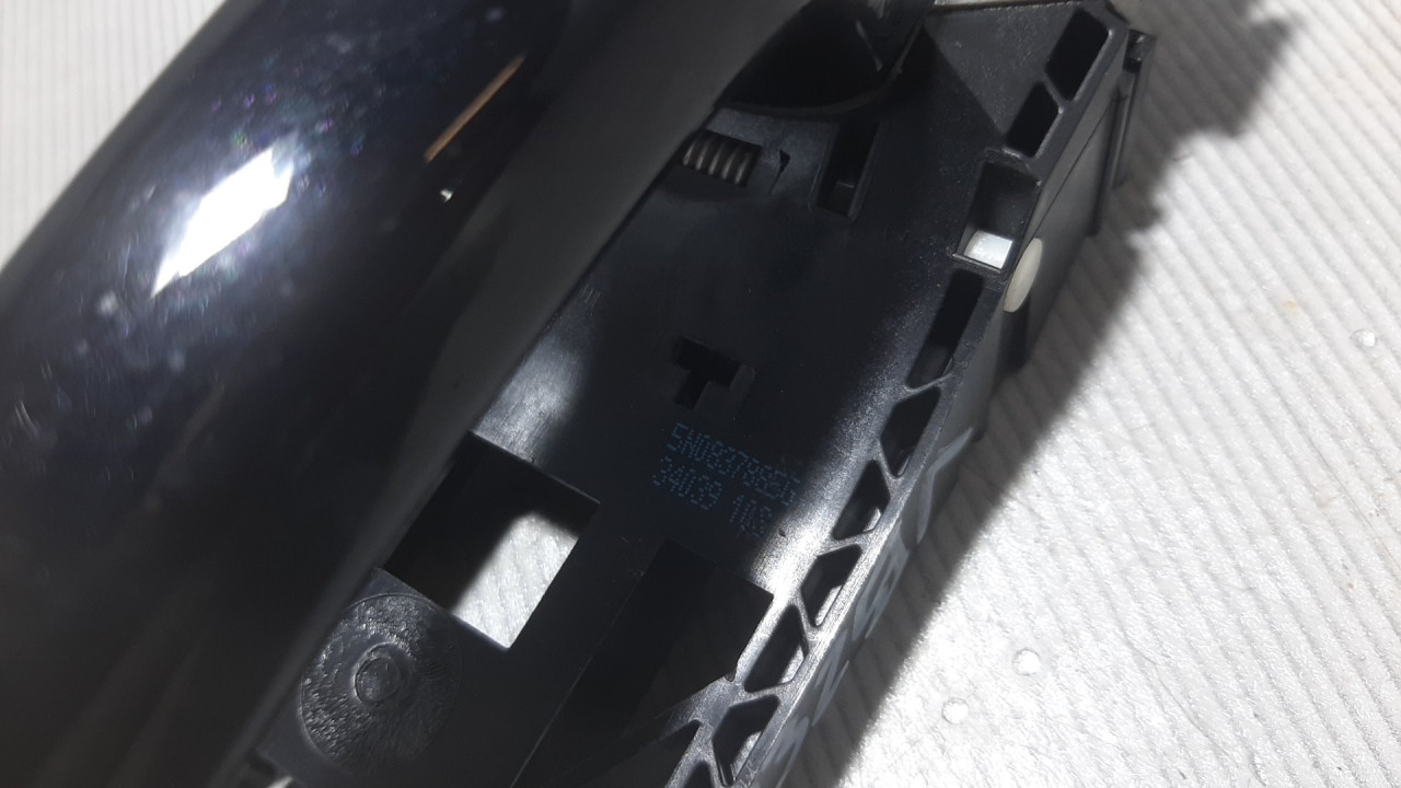 DIJELOVI RUCKA VRATA VW GOLF 6 > 08-12 5N0837885G
