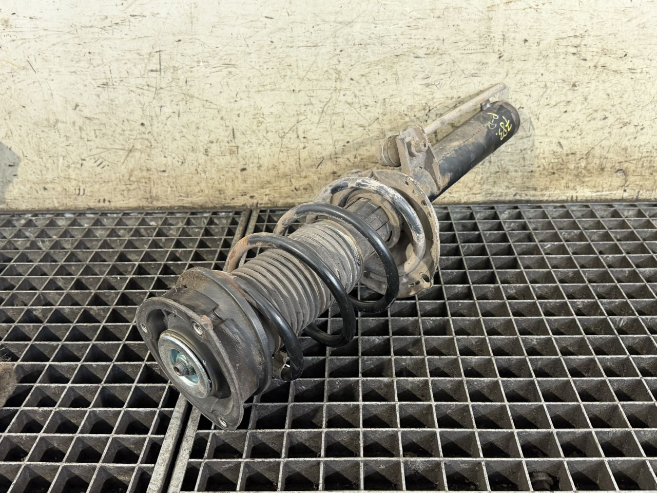 DIJELOVI AMORTIZER VW PASSAT B8 > 14-19 2.0 3Q0413031BN