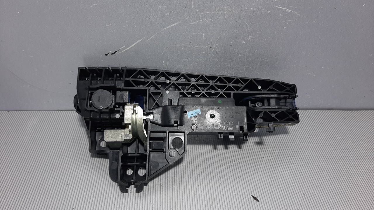 RUCKA VRATA AUDI A4 (B8) > 07-11 8T01837885