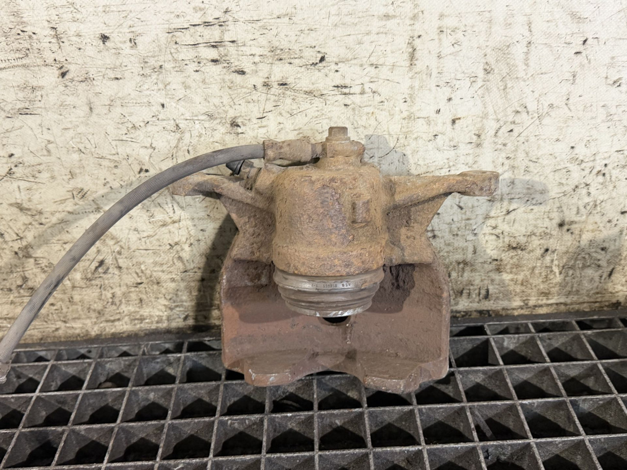 DIJELOVI KOCIONA KLJESTA VW PASSAT B8 > 14-19 2.0 8V0615123D