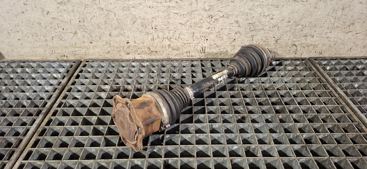 DIJELOVI POLUOSOVINA AUDI A4 (B8) > 12-15 8K0407271AL