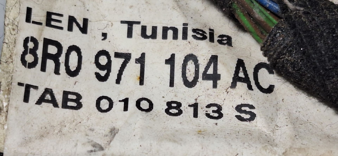 INSTALACIJA PARKING SENZORA AUDI Q5 > 12-16 8R0971104