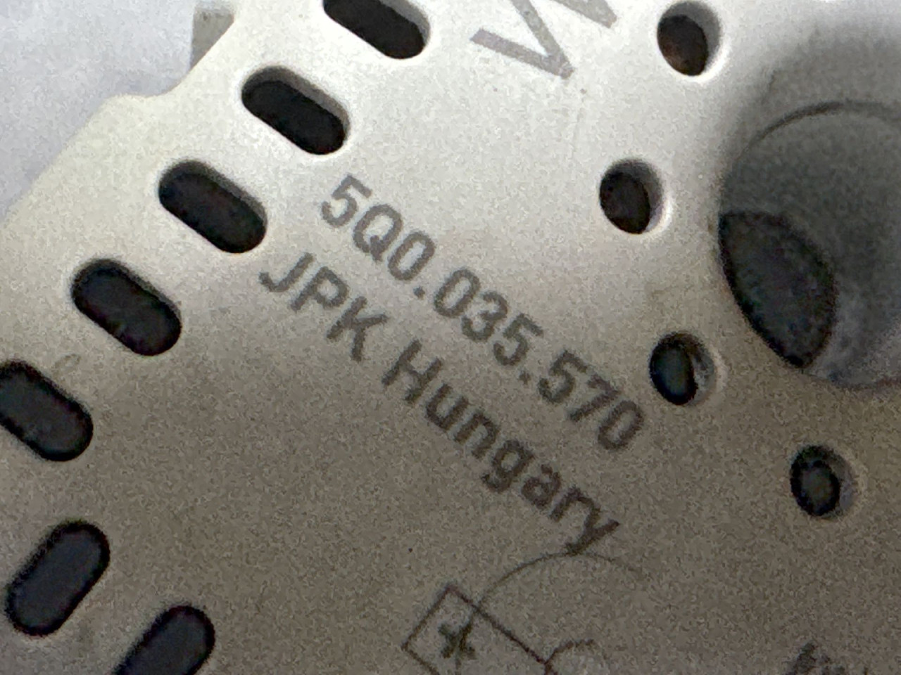 DIJELOVI ANTENA SKODA KAROQ > 17- 5Q0035570