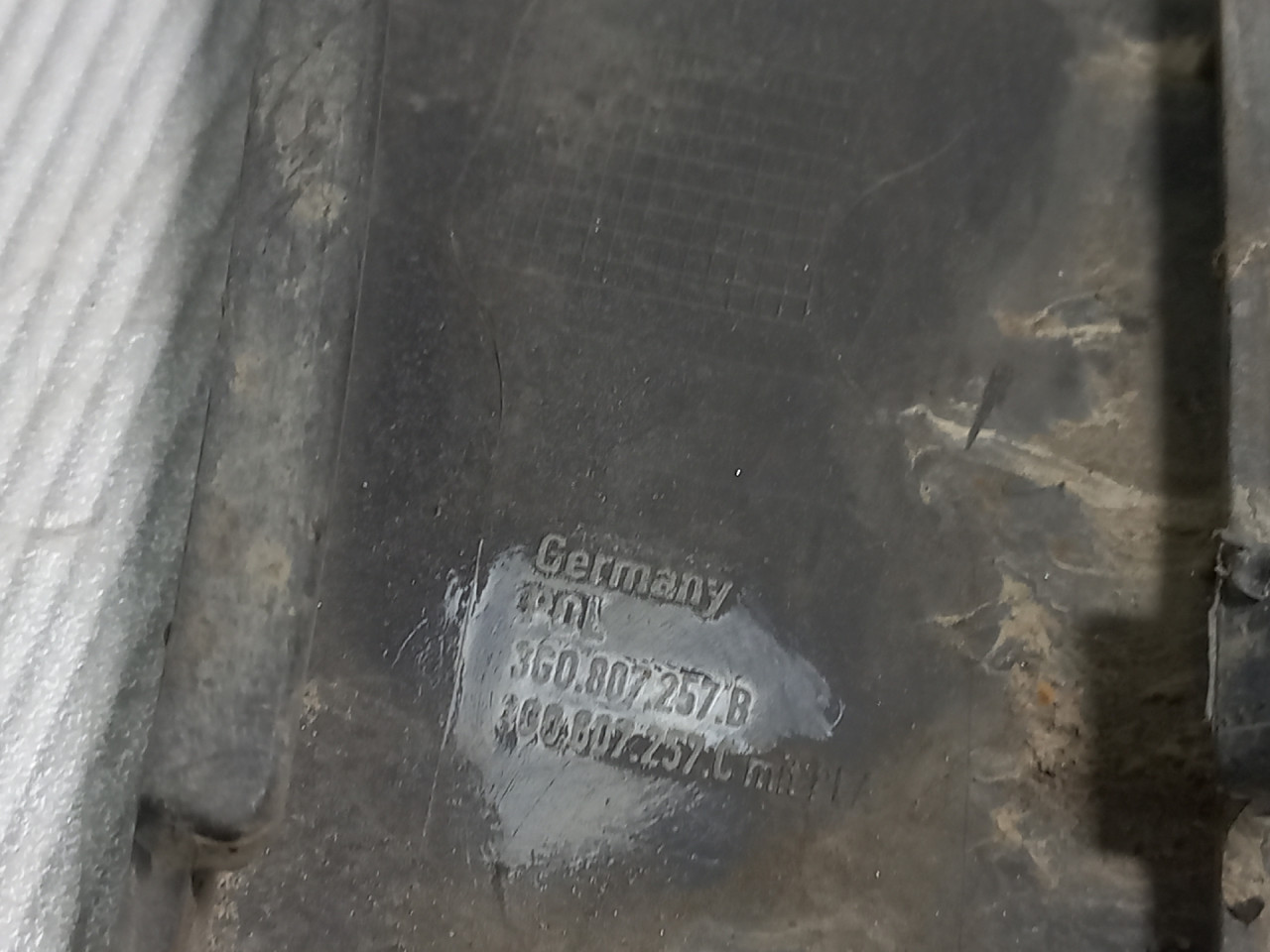 RUB BLATOBRANA VW PASSAT B8 > 14- 3G0807257B