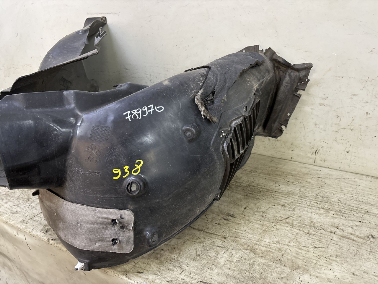 UNUTRASNJI BLATOBRAN PEUGEOT 3008 > 16-20 9825281680