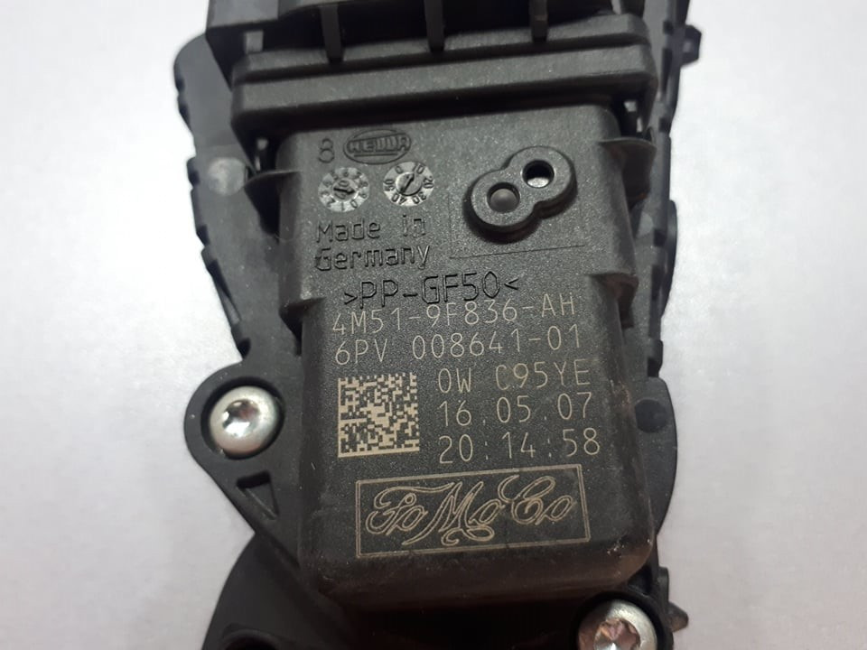 DIJELOVI PAPUCICA GASA FORD FOCUS > 05-07 6PV00864101