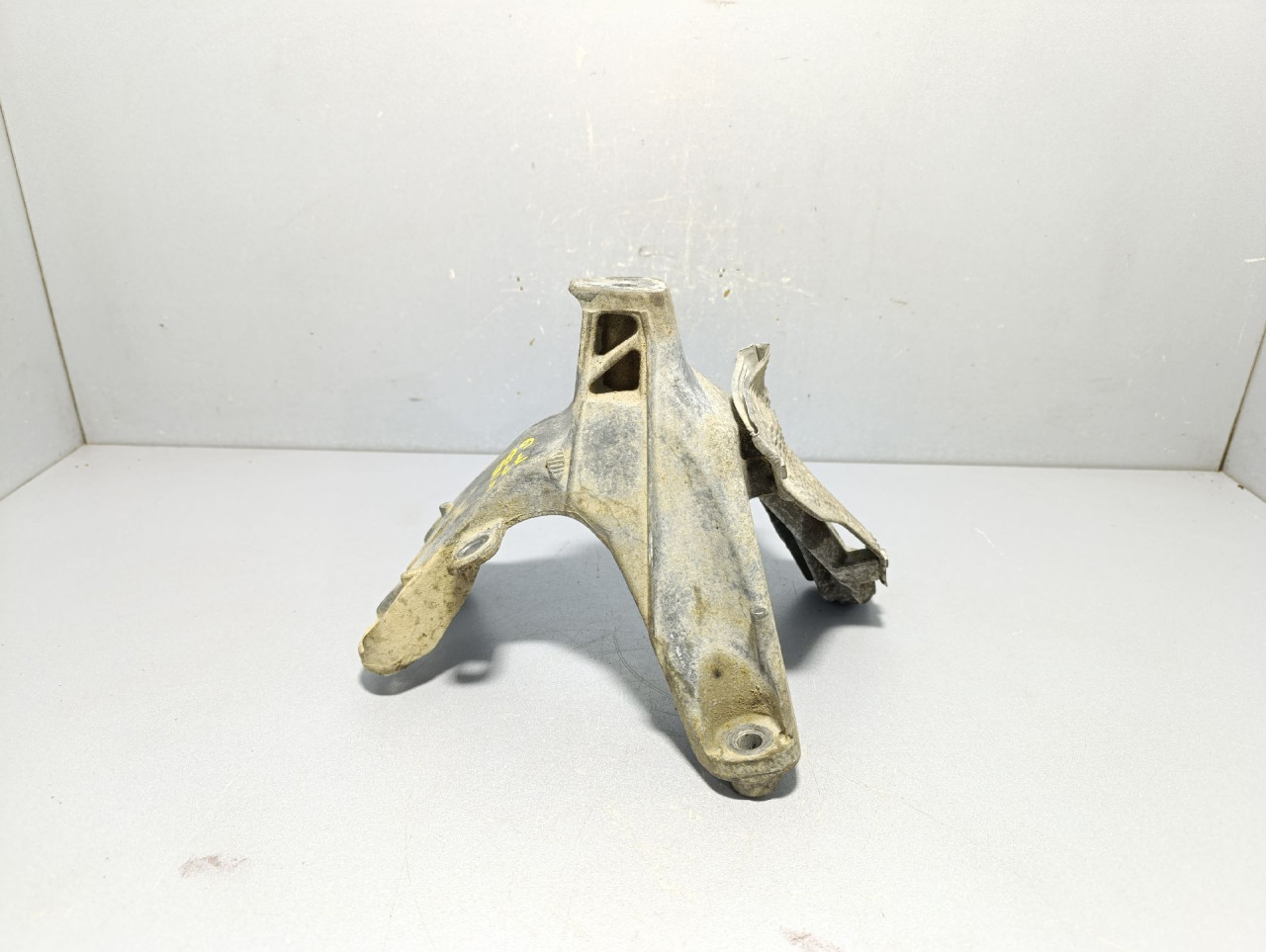 DIJELOVI NOSAC MOTORA AUDI Q5 > 08-11 2.0 8k0199308BE
