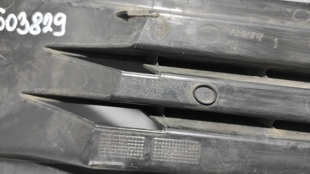 PLASTIKA BRANIKA VW GOLF 6 > 08-12 5K0853666A