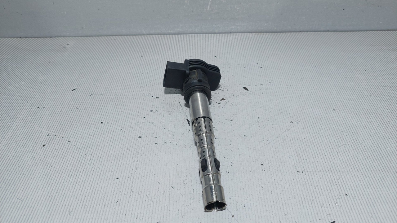 DIJELOVI BOMBINA VW GOLF 5 > 03-08 06F905115F