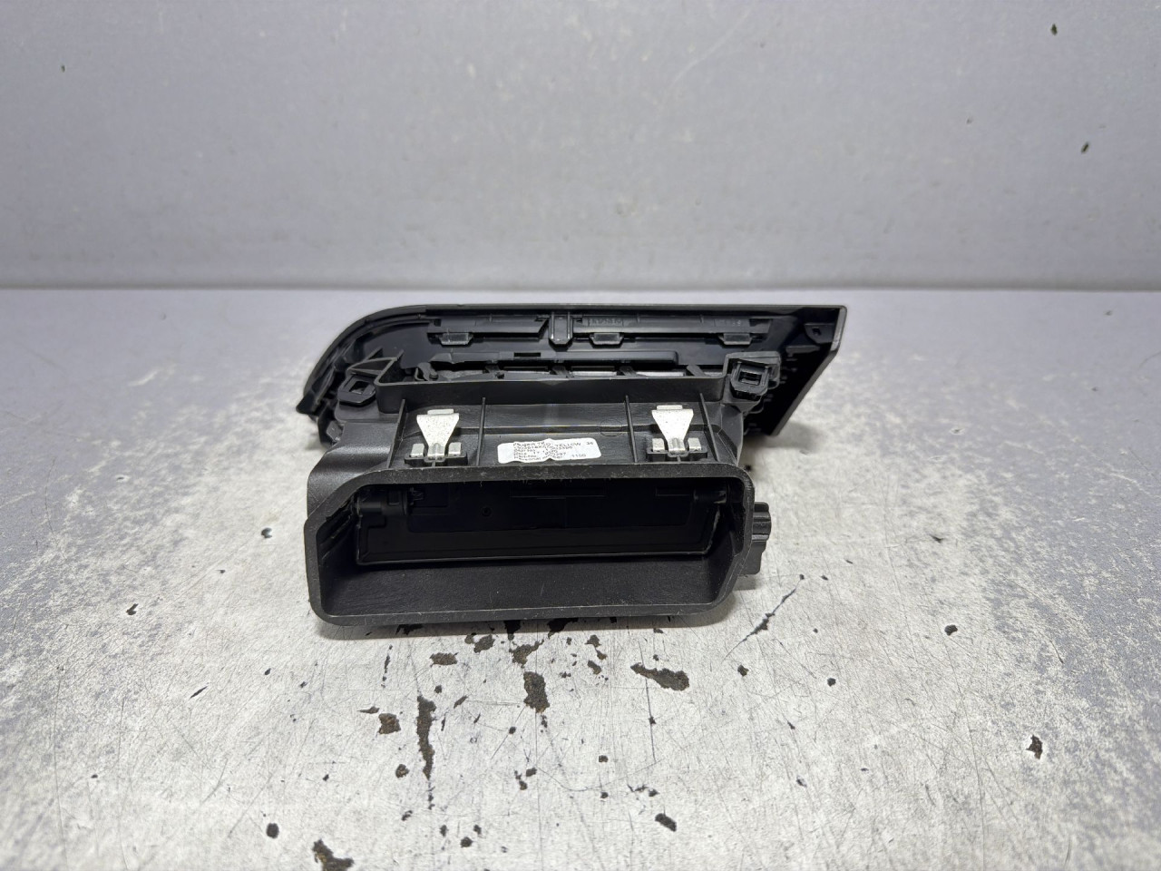 DIJELOVI RESETKA VENTILACIJE PEUGEOT 308 > 17-21 1.5 96778765