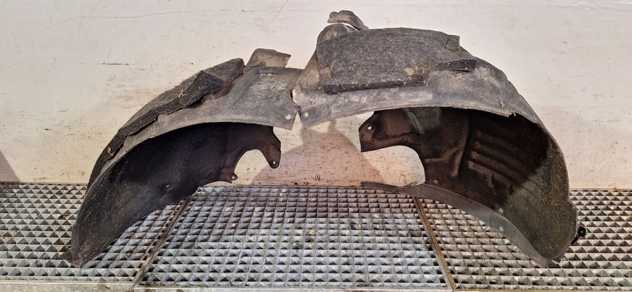 DIJELOVI UNUTRASNJI BLATOBRAN VW TOUAREG > 18- 760805912D