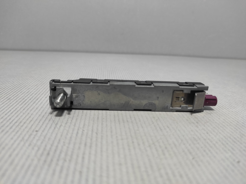 DIJELOVI ANTENA SKODA FABIA > 14- 6V9035577A