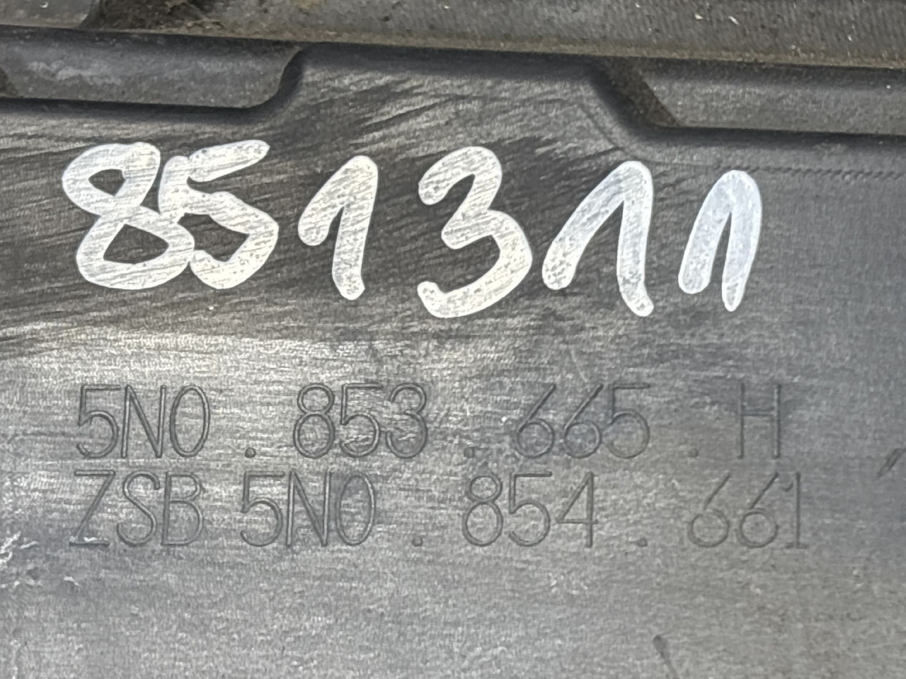 DIJELOVI RESETKA BRANIKA VW TIGUAN > 11-15 5N0853665H