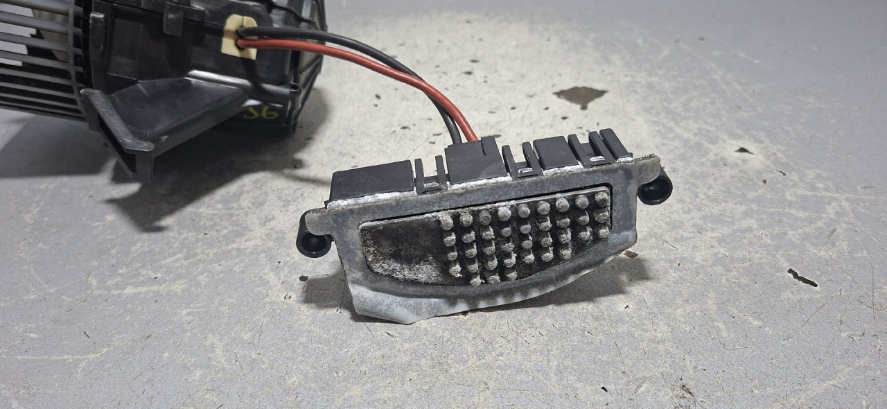 DIJELOVI ELEKTRONIKA REOSTAT AUDI A4 (B8) > 12-15 2.0 8T0820521F