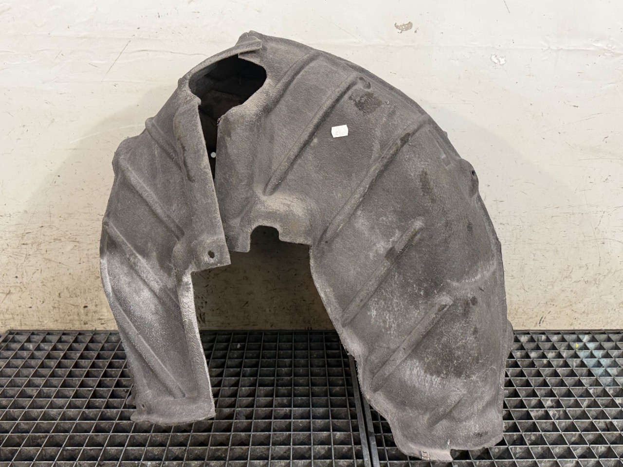 UNUTRASNJI BLATOBRAN AUDI A4 (B9) > 15-18 8W0810171F