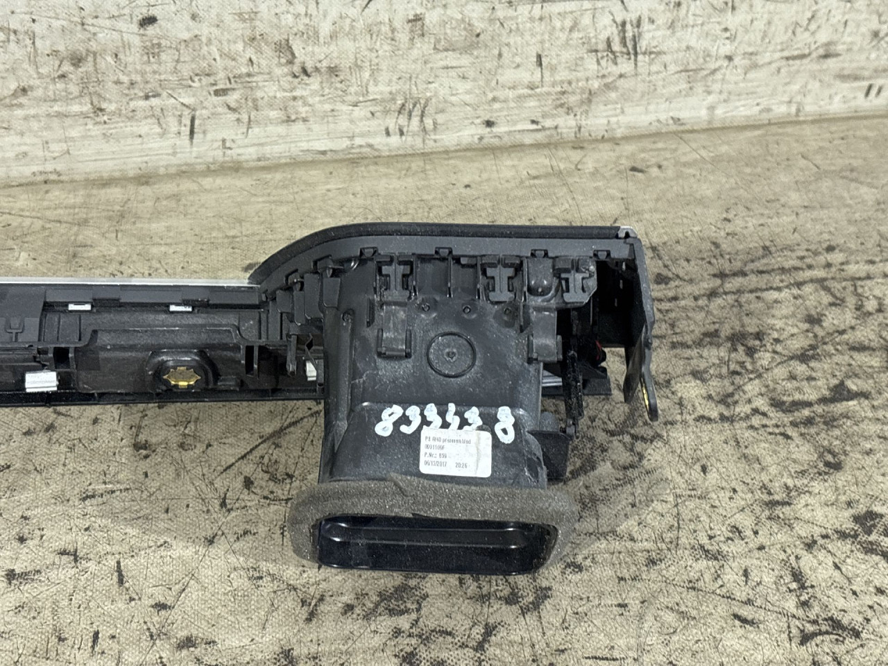 DIJELOVI RESETKA VENTILACIJE AUDI Q5 (FY) > 17 - 20
