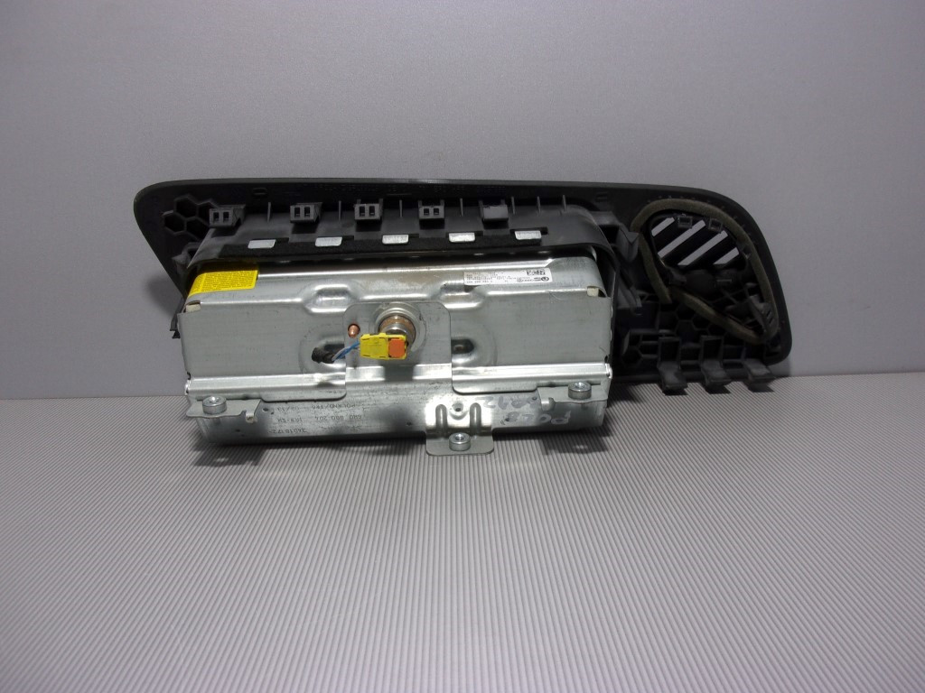 DIJELOVI AIRBAG SUVOZACA VW POLO > 09-14 6R0880204