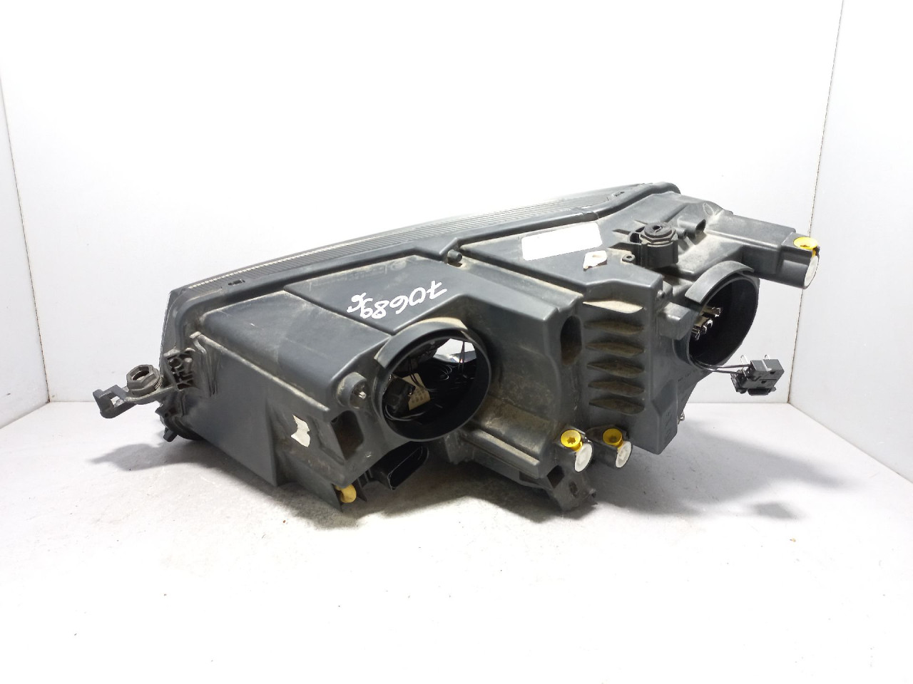 DIJELOVI FAR OSTECEN SKODA KAROQ > 17- 57B941016A
