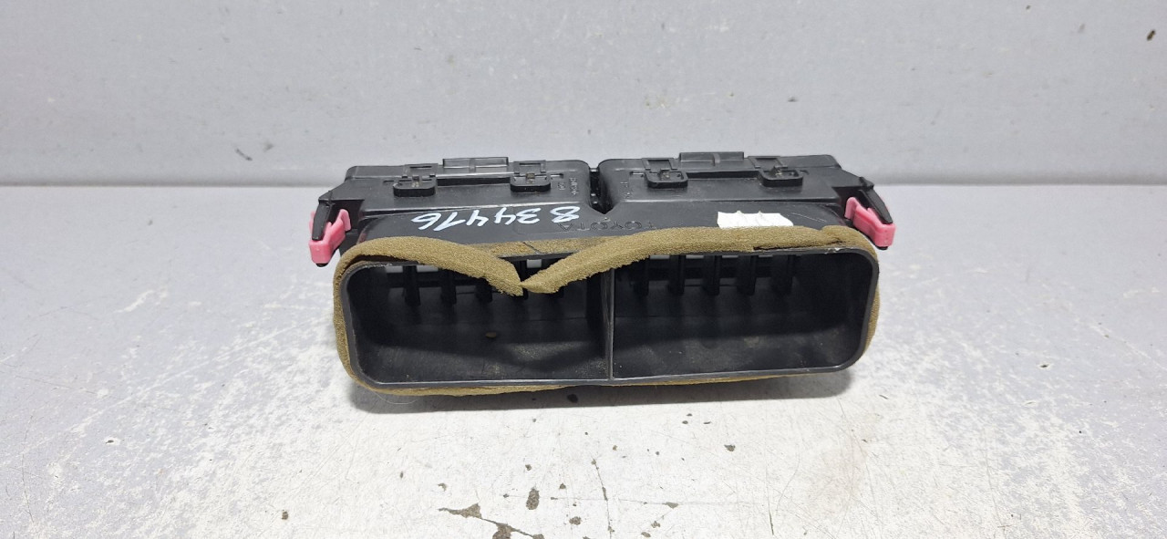 DIJELOVI RESETKA VENTILACIJE TOYOTA YARIS > 09-11