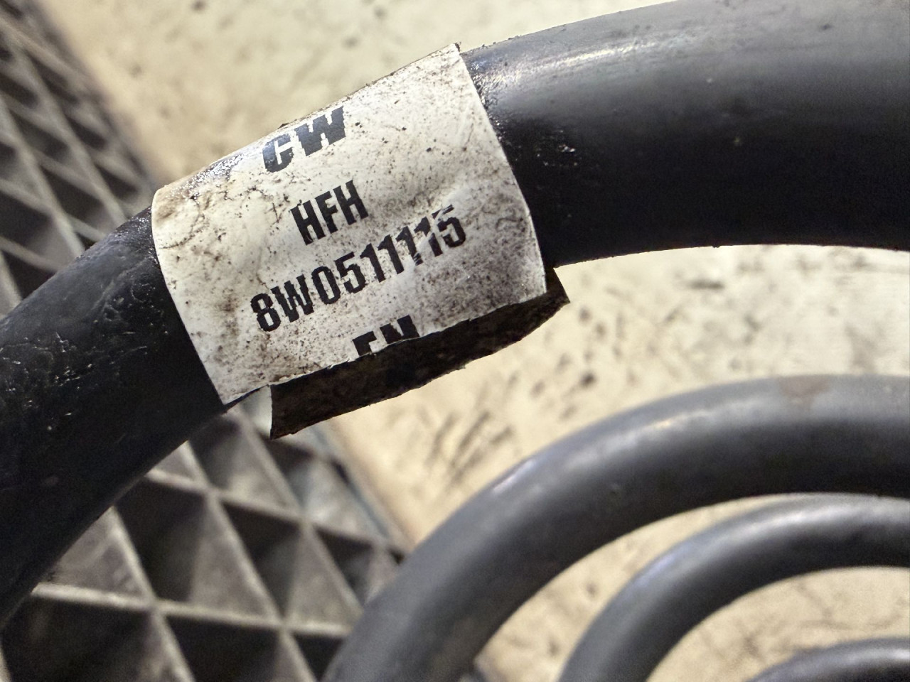 DIJELOVI OPRUGA AMORTIZERA AUDI A4 (B9) > 15-18 2.0 8W0511115EN