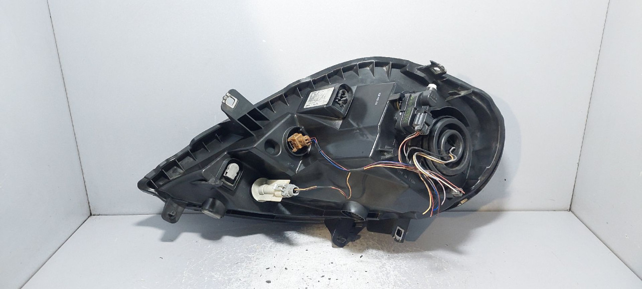 DIJELOVI FAR OPEL VIVARO > 07-14 8200701356